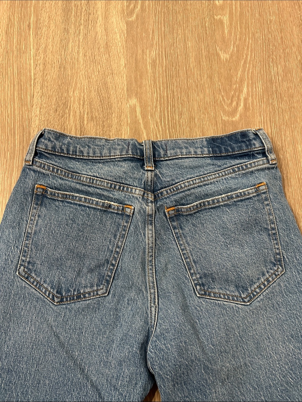 Abercrombie & Fitch - The Vintage Straight High Rise Jeans - Picture 5 of 6